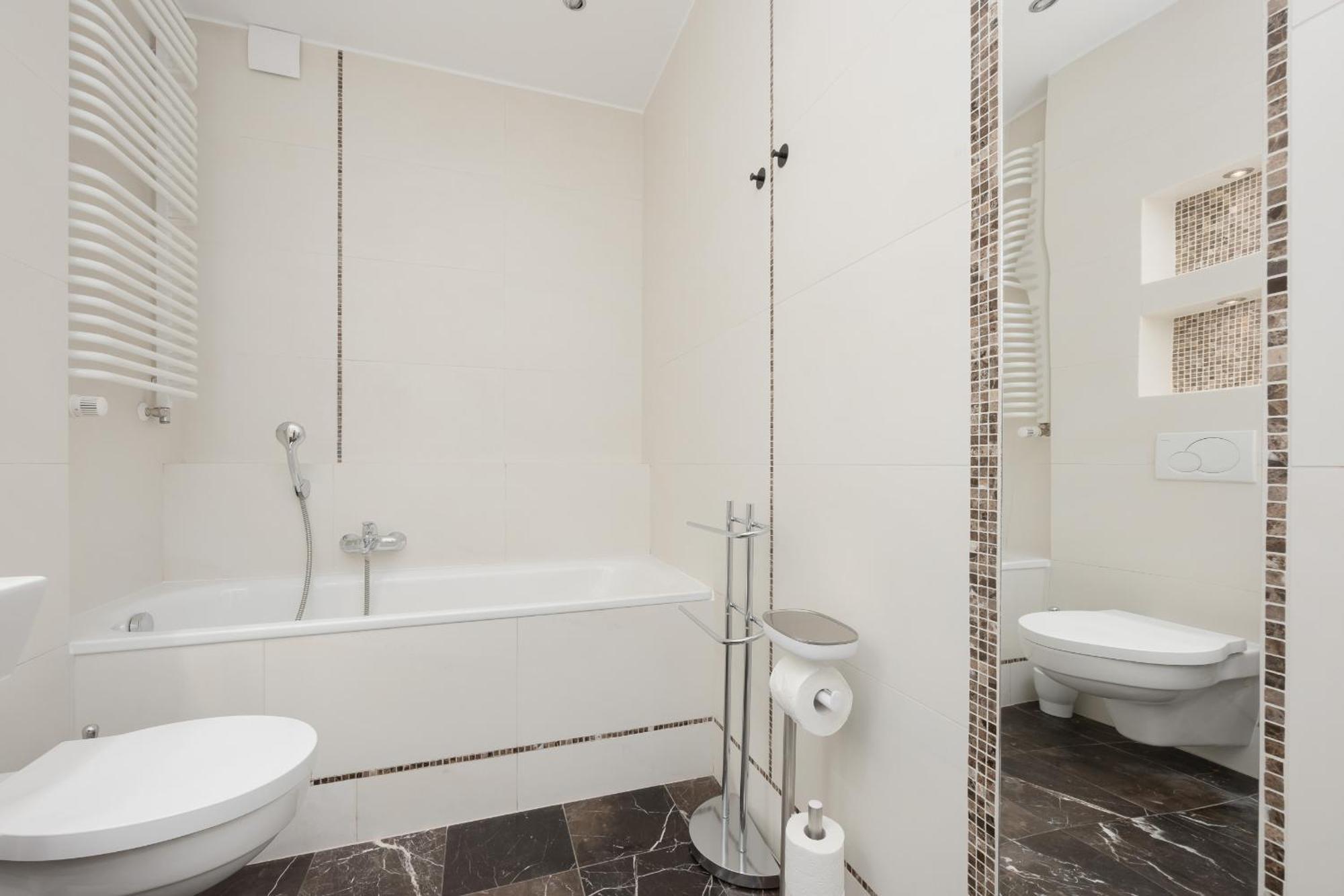 Luxury Four Bedroom With Parking & Balcony In Mokotow By Renters Prestige Warsaw