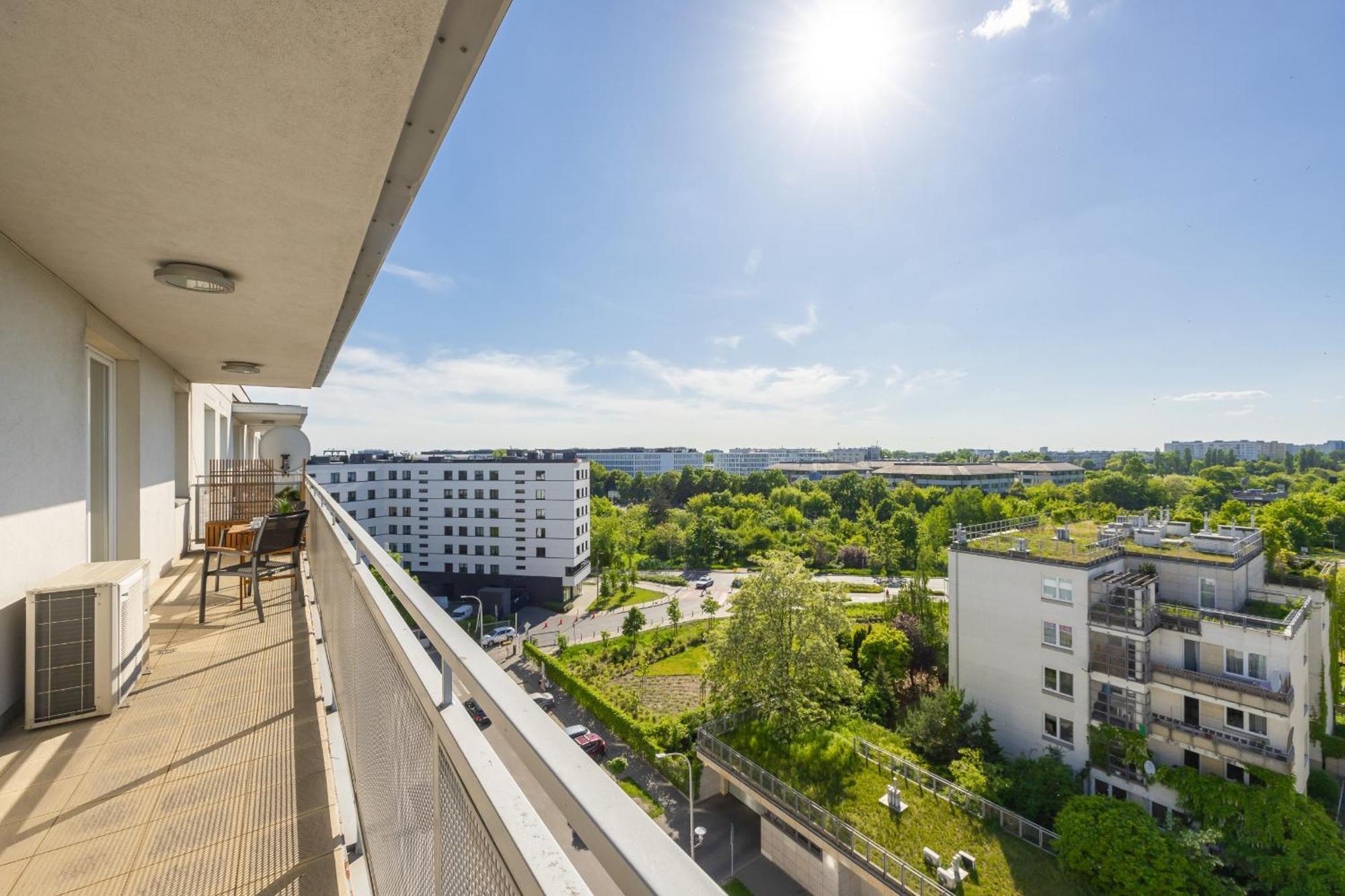 Luxury Four Bedroom With Parking & Balcony In Mokotow By Renters Prestige Varsavia