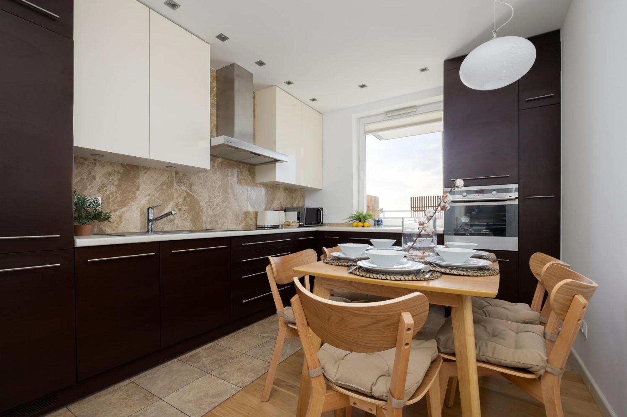Luxury Four Bedroom With Parking & Balcony In Mokotow By Renters Prestige Appartamento *