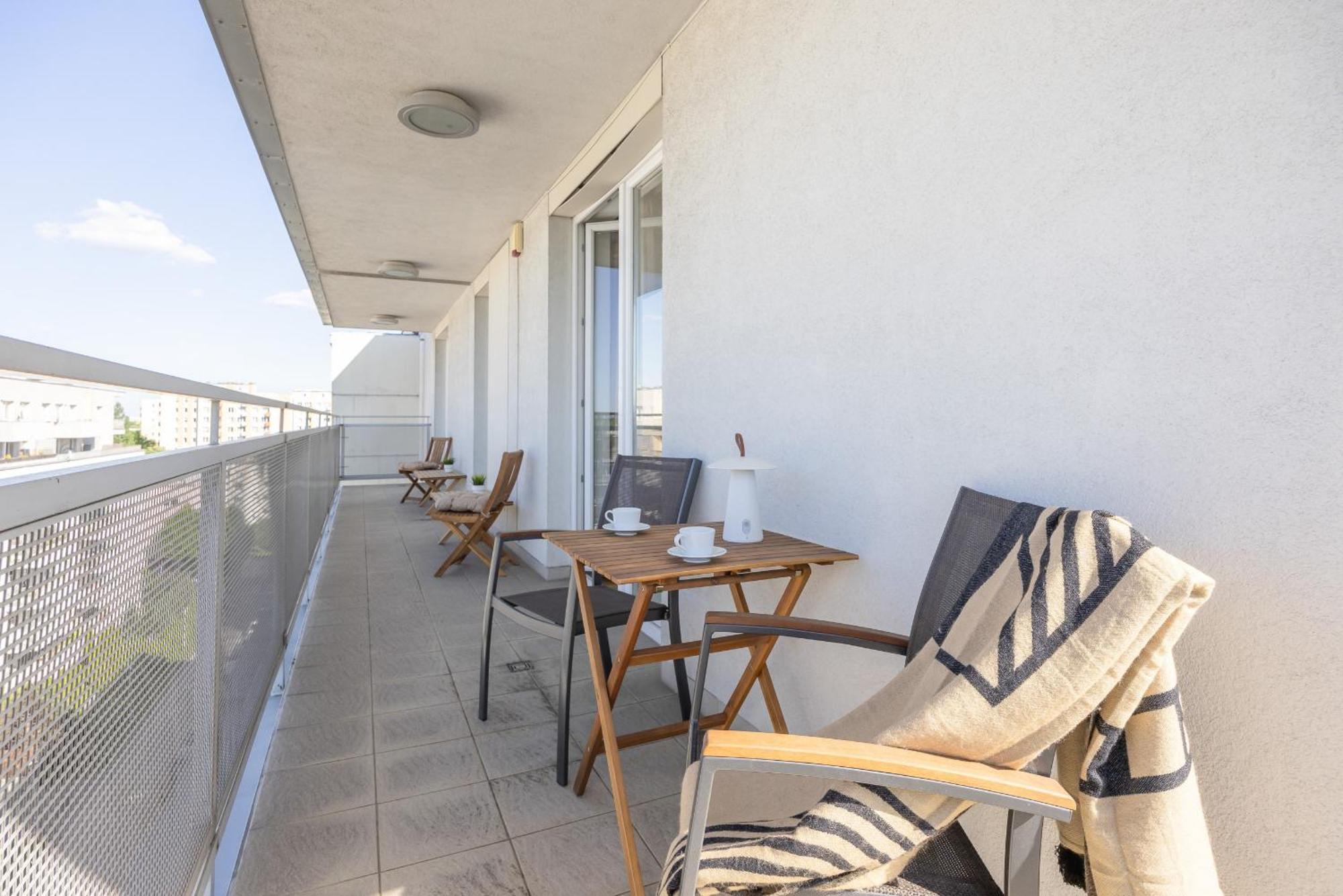 Luxury Four Bedroom With Parking & Balcony In Mokotow By Renters Prestige Apartment