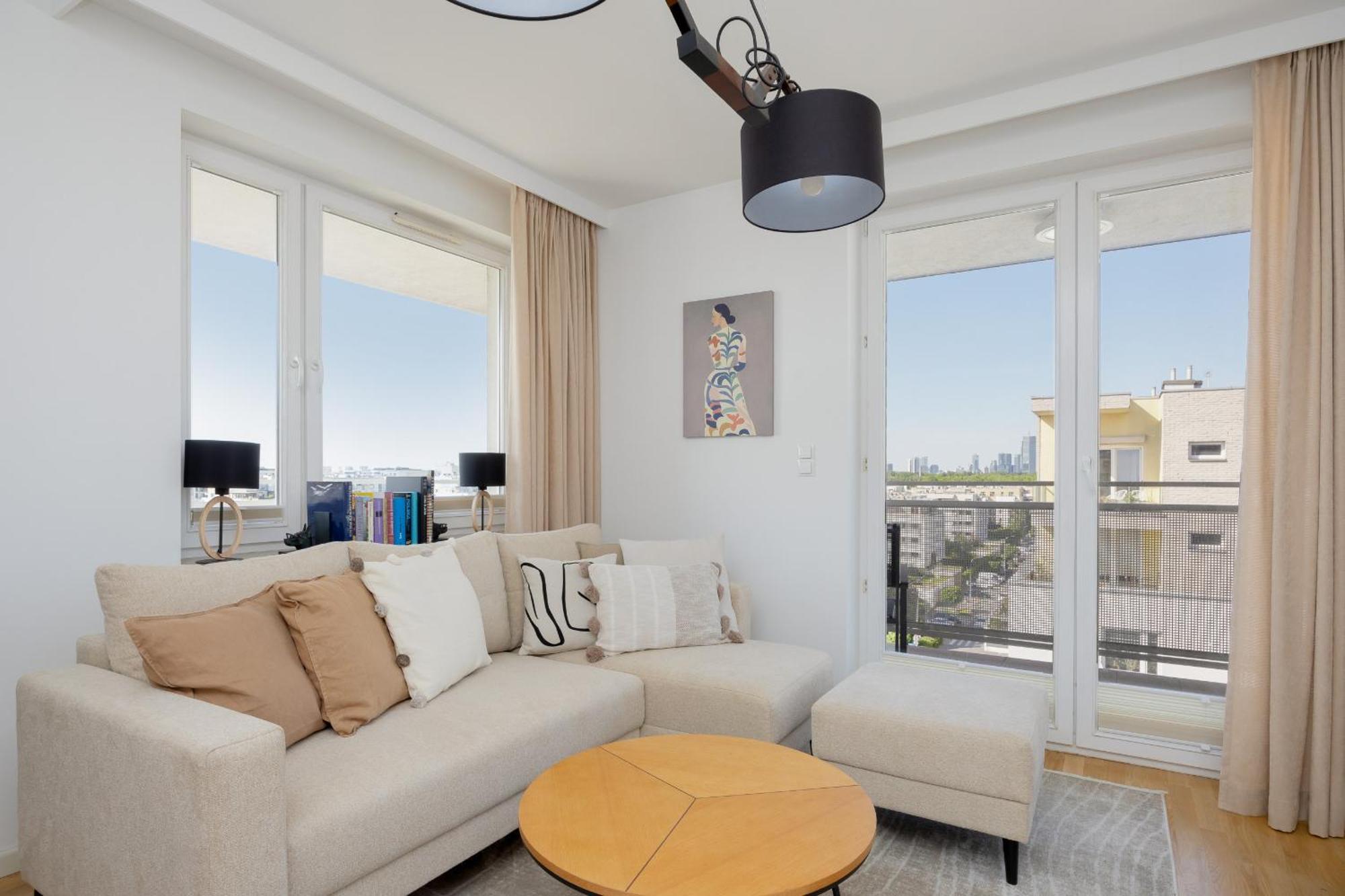 Apartment Luxury Four Bedroom With Parking & Balcony In Mokotow By Renters Prestige