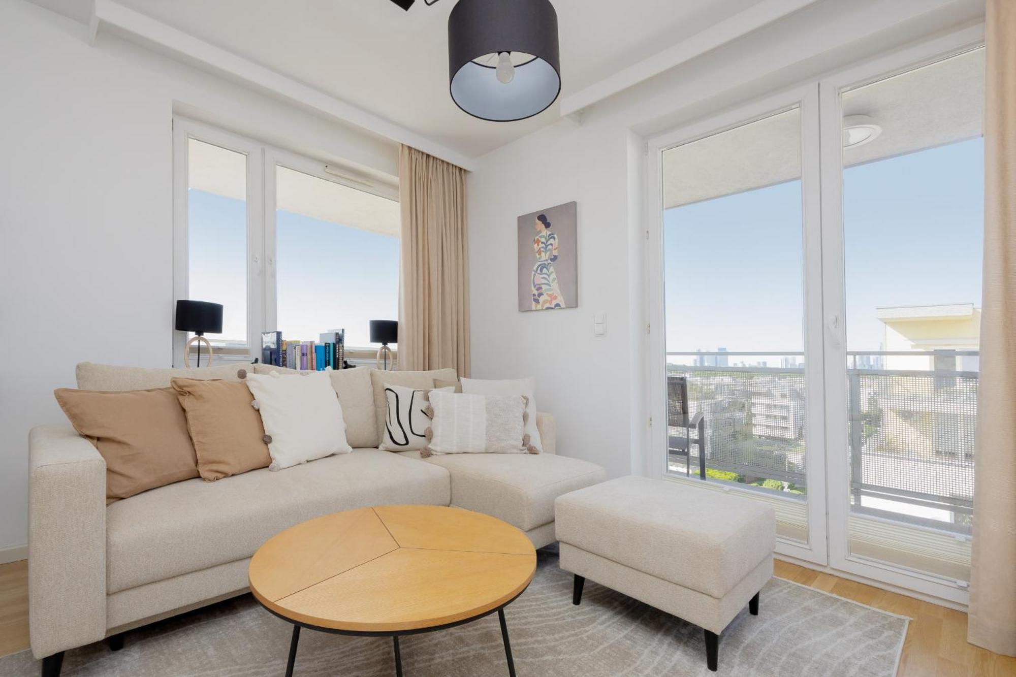 Luxury Four Bedroom With Parking & Balcony In Mokotow By Renters Prestige *