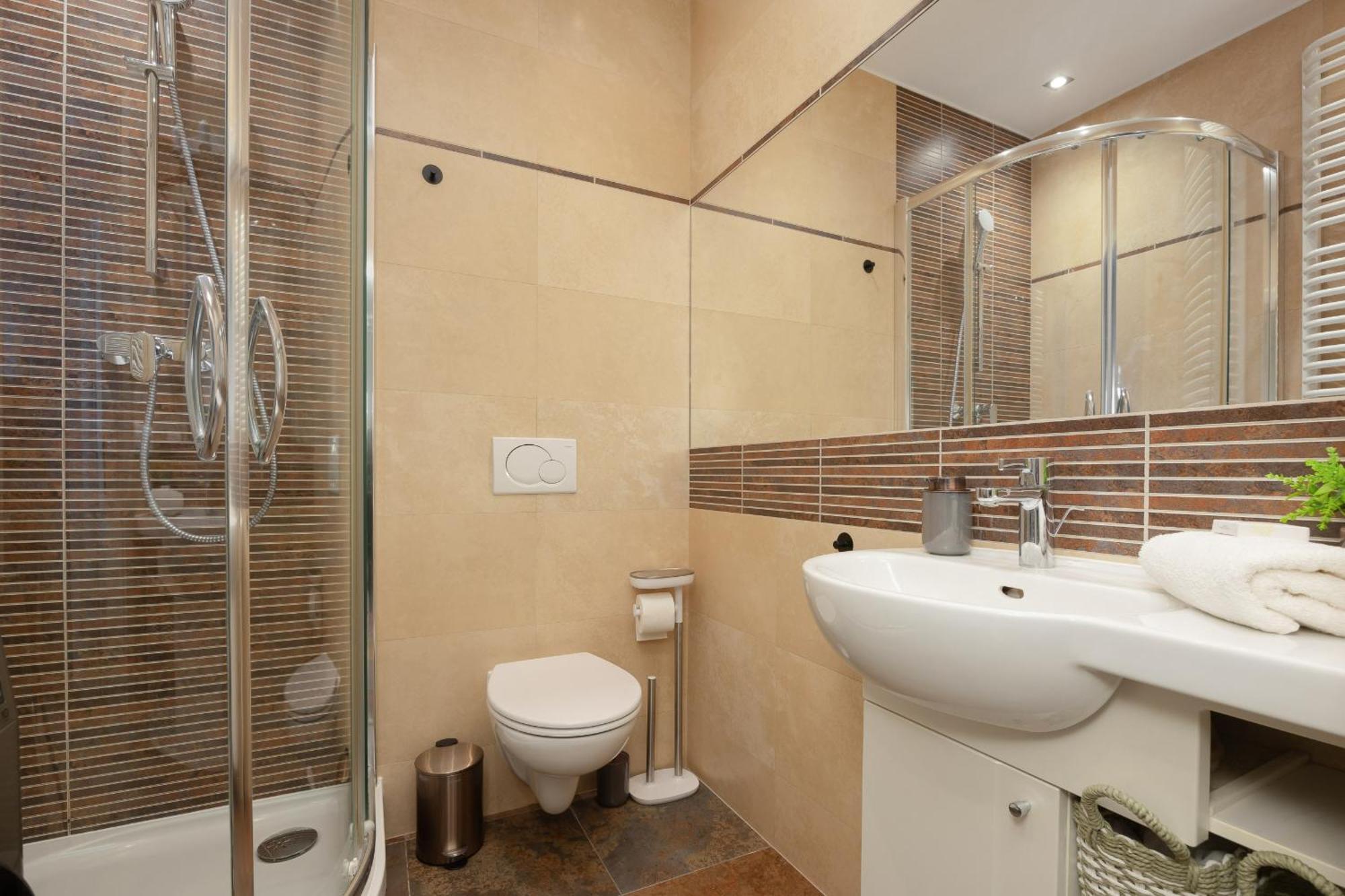 Luxury Four Bedroom With Parking & Balcony In Mokotow By Renters Prestige * Varsavia