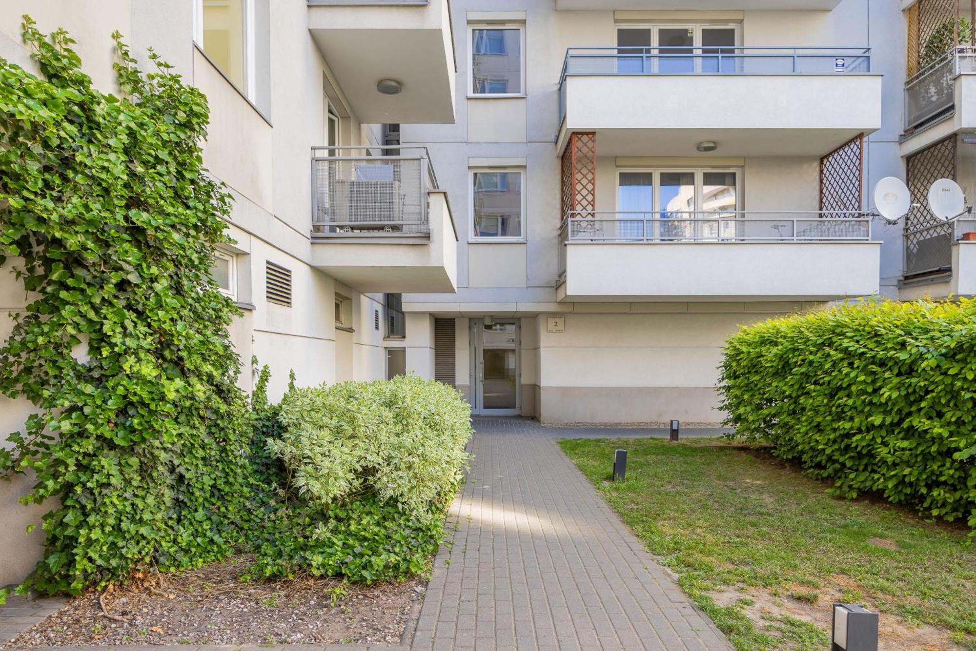 Apartment Luxury Four Bedroom With Parking & Balcony In Mokotow By Renters Prestige *