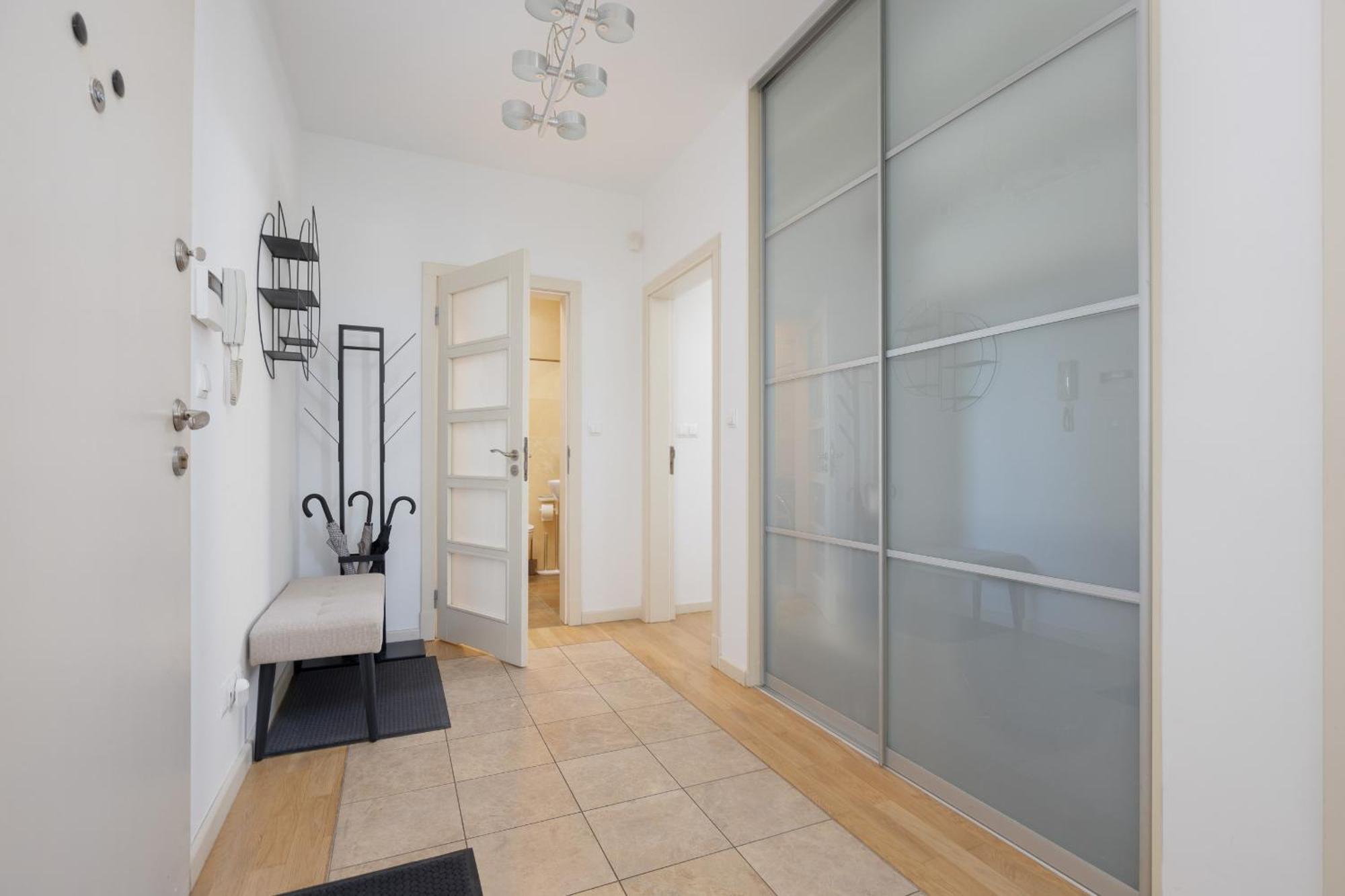 Luxury Four Bedroom With Parking & Balcony In Mokotow By Renters Prestige * Warszawa