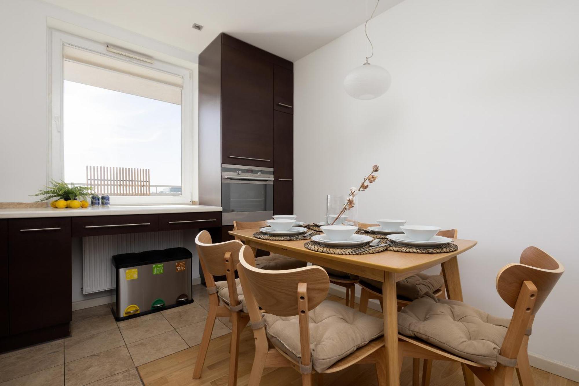 Leilighet Luxury Four Bedroom With Parking & Balcony In Mokotow By Renters Prestige